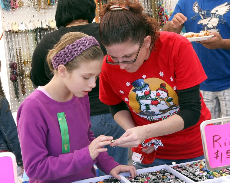 Cove holds annual Krist Kindl Markt